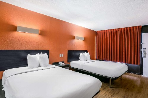 Rodeway Inn Baltimore - Inner Harbor South - image 12