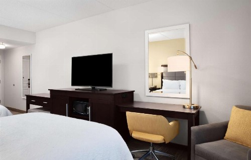 Hampton Inn Hallandale Beach-Aventura - image 11