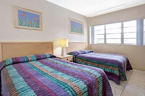 Knights Inn Hallandale - image 13