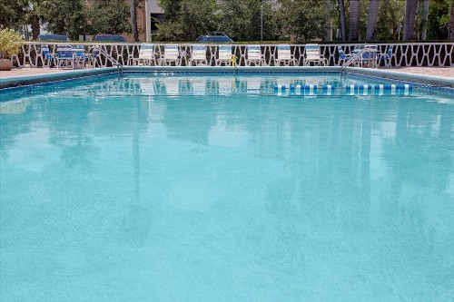 Knights Inn Hallandale - image 4