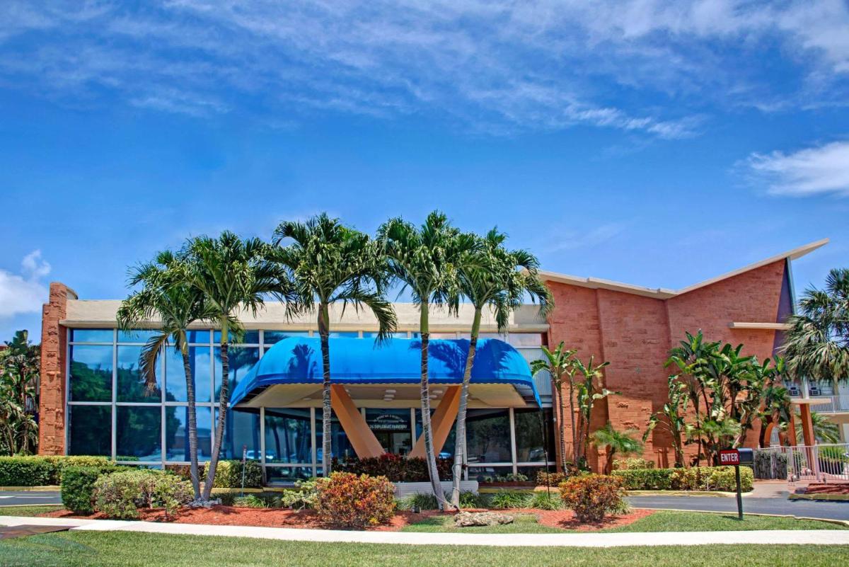 Knights Inn Hallandale - image 5