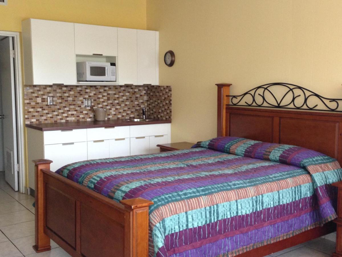 Knights Inn Hallandale - image 7