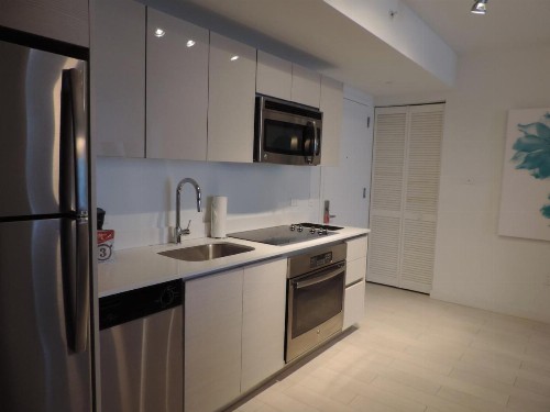 Beach Walk Resort Lux Apartment - image 8