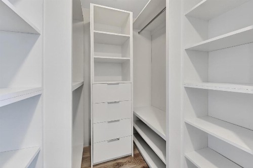 Three-Bedroom Beachwalk Resort Apartment - image 11