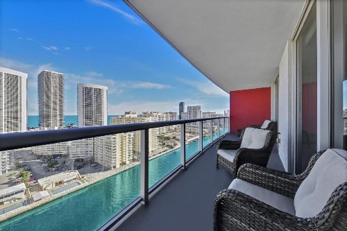 Three-Bedroom Beachwalk Resort Apartment - image 18