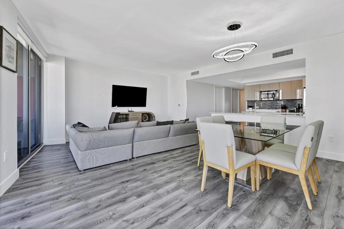 Three-Bedroom Beachwalk Resort Apartment - image 2