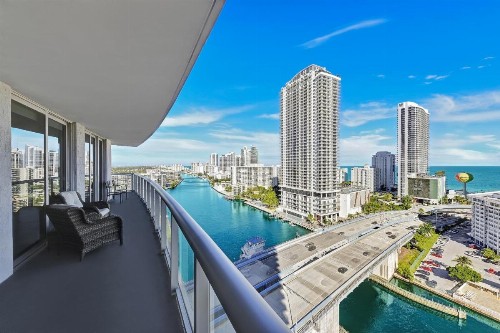 Three-Bedroom Beachwalk Resort Apartment - image 20