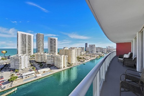 Three-Bedroom Beachwalk Resort Apartment - image 22