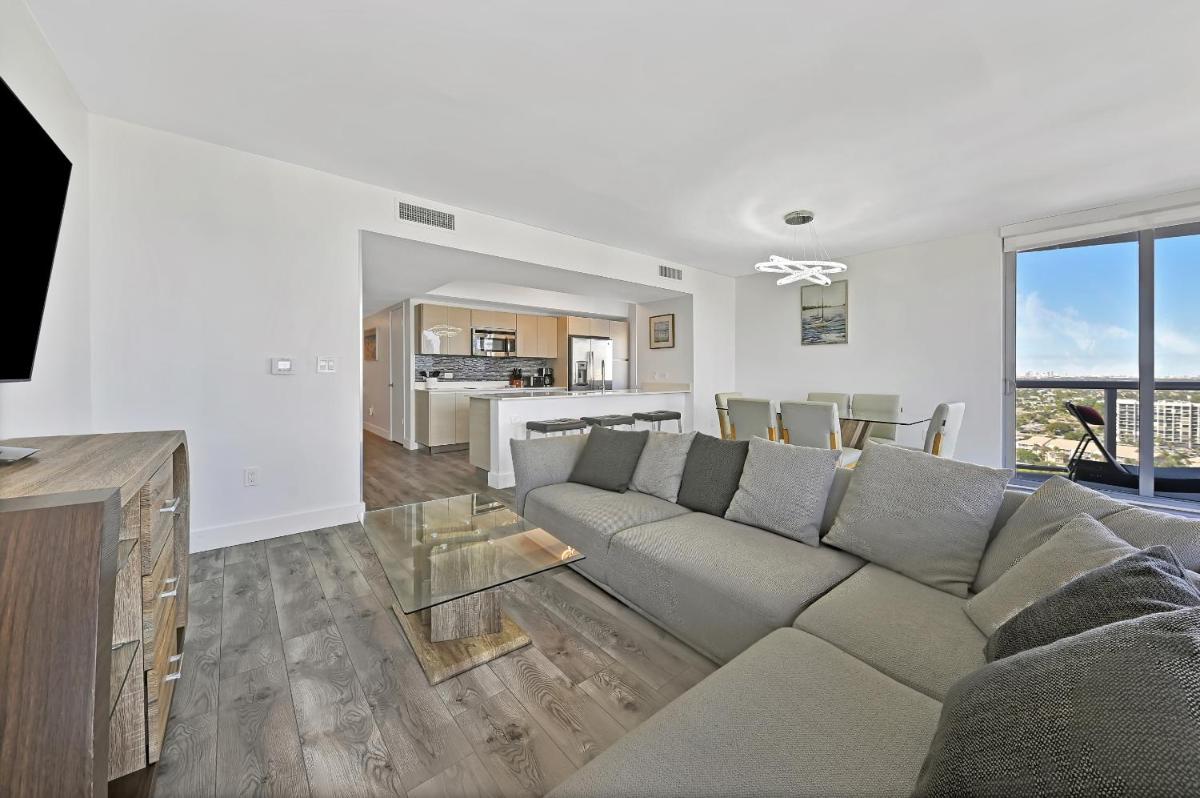 Three-Bedroom Beachwalk Resort Apartment - image 3