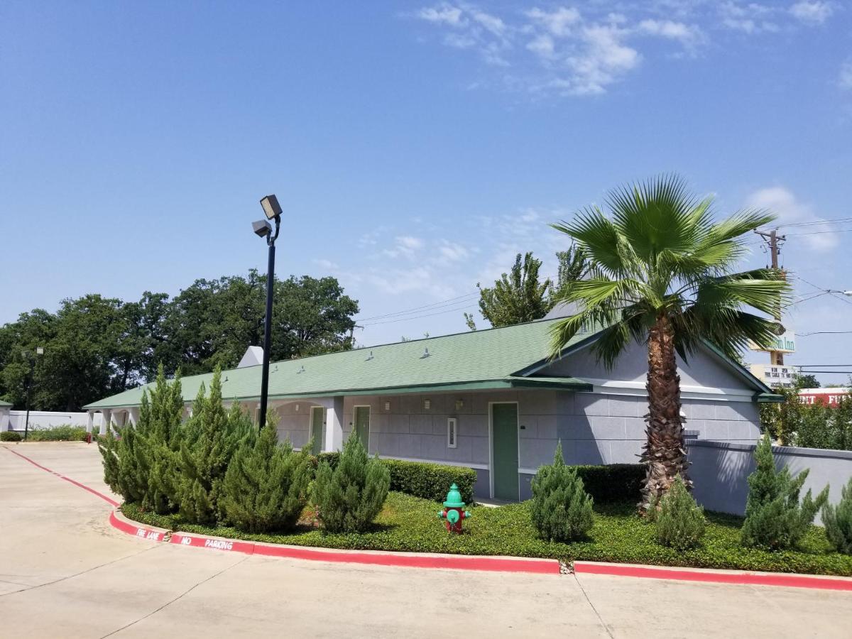 Haltom Inn Fort Worth - image 3
