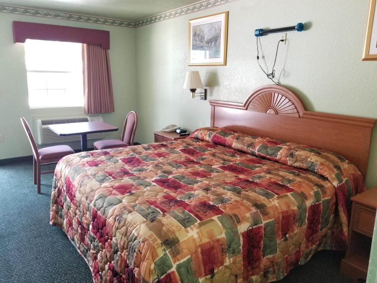 Haltom Inn Fort Worth - image 5