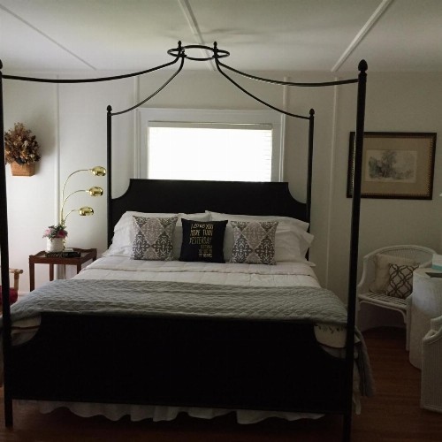 18 Vine Inn & Carriage House - image 7