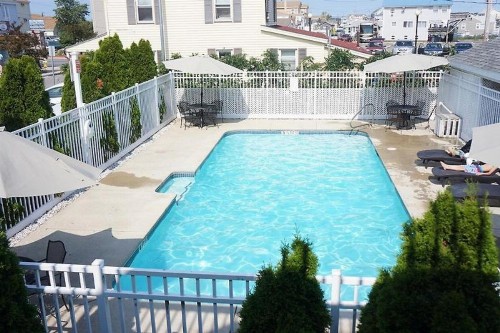 Ship's Inn Resort