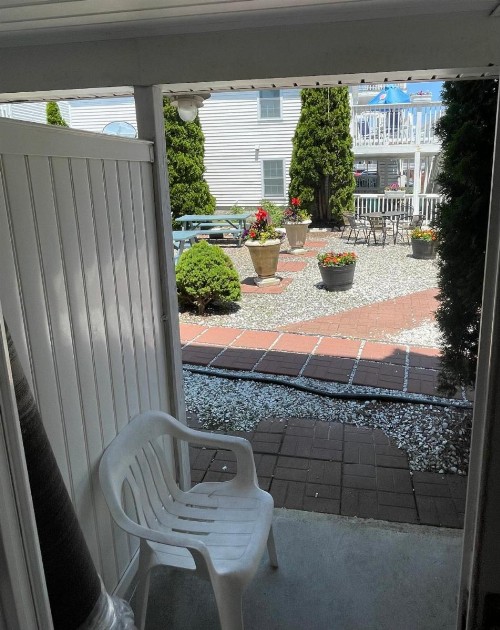 Ship's Inn Resort - image 7