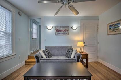 Cozy Hampton Apartment - Walk to Beach and Eats