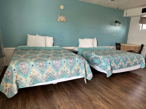 Nautical Motel - image 14