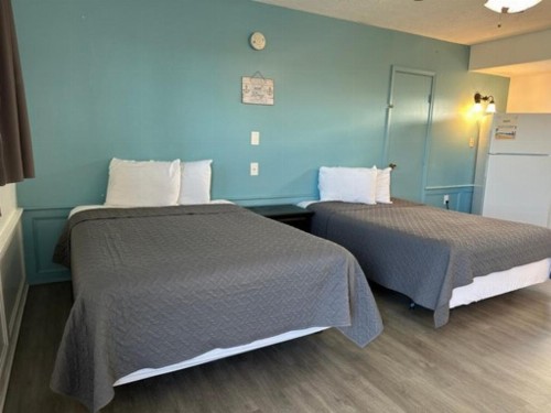 Nautical Motel - image 2