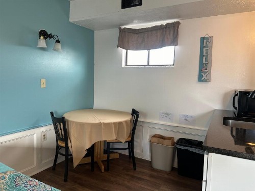 Nautical Motel - image 6