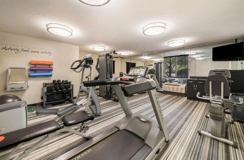 Sonesta Simply Suites Hampton - image 10