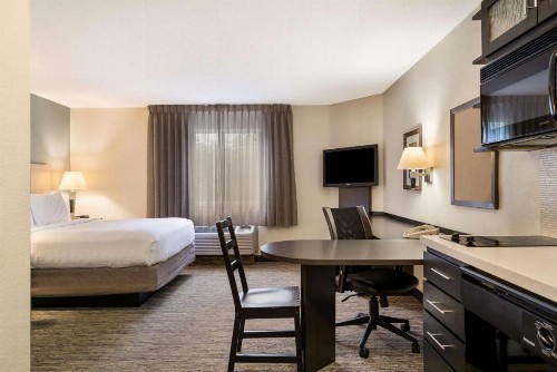 Sonesta Simply Suites Hampton - image 16