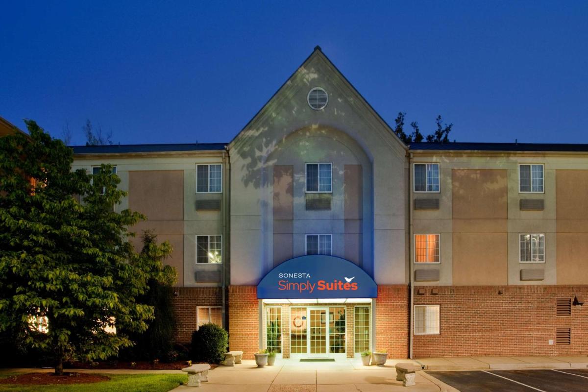 Sonesta Simply Suites Hampton - image 2