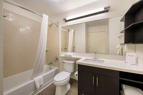 Sonesta Simply Suites Hampton - image 21
