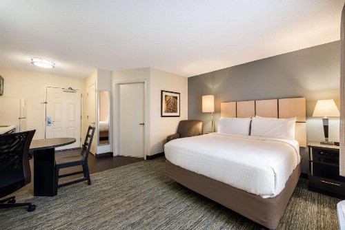 Sonesta Simply Suites Hampton - image 32