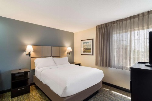 Sonesta Simply Suites Hampton - image 39