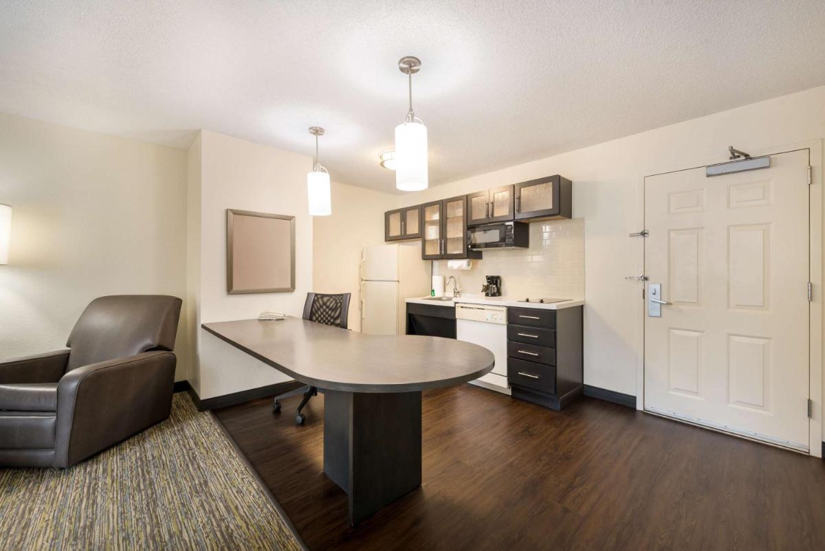 Sonesta Simply Suites Hampton - image 4