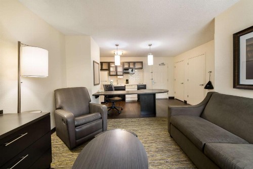 Sonesta Simply Suites Hampton - image 40