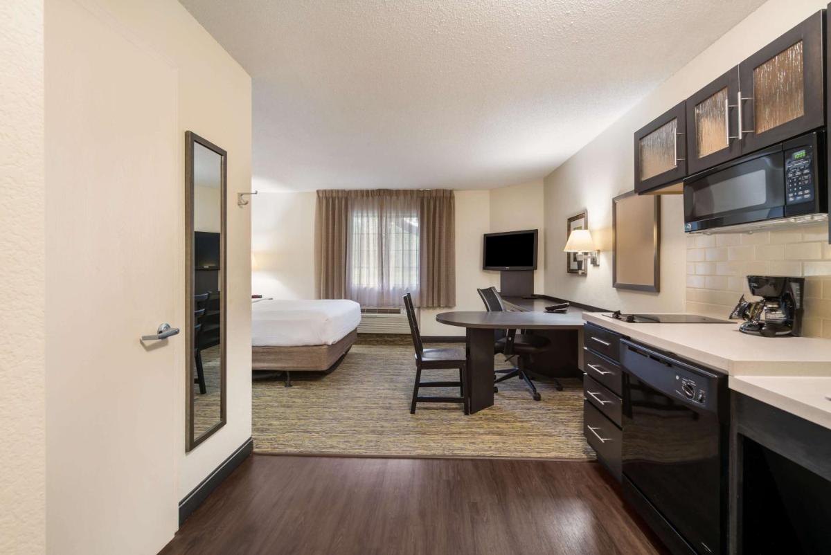 Sonesta Simply Suites Hampton - image 5