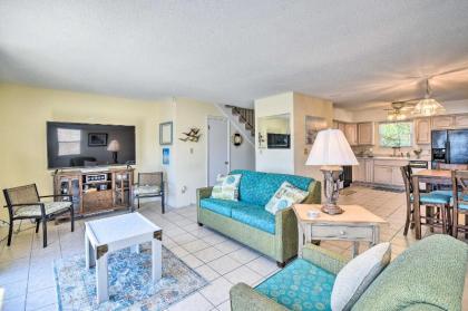 Condo with Private Beach Entry Near Yorktown!