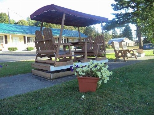 Weathervane Motel Lanesboro - image 12