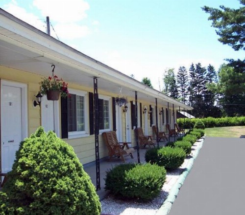 Weathervane Motel Lanesboro - image 2
