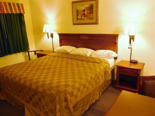 Americas Best Value Inn Hanford - image 8