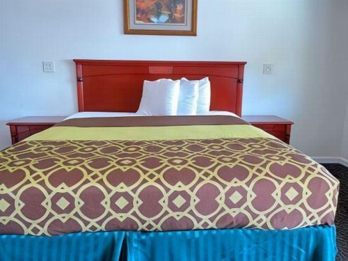 Americas Best Value Inn Hanford - image 9