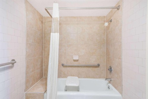 Days Inn by Wyndham Hannibal - image 11
