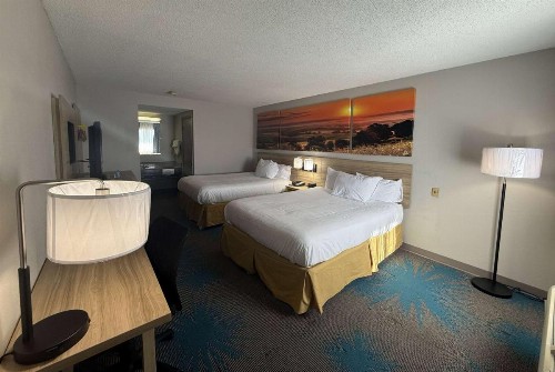 Days Inn by Wyndham Hannibal - image 12