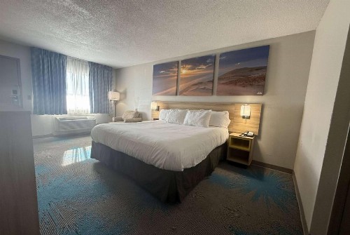 Days Inn by Wyndham Hannibal - image 2