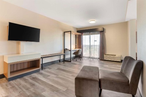 Best Western Plus Atlanta Airport East - image 23