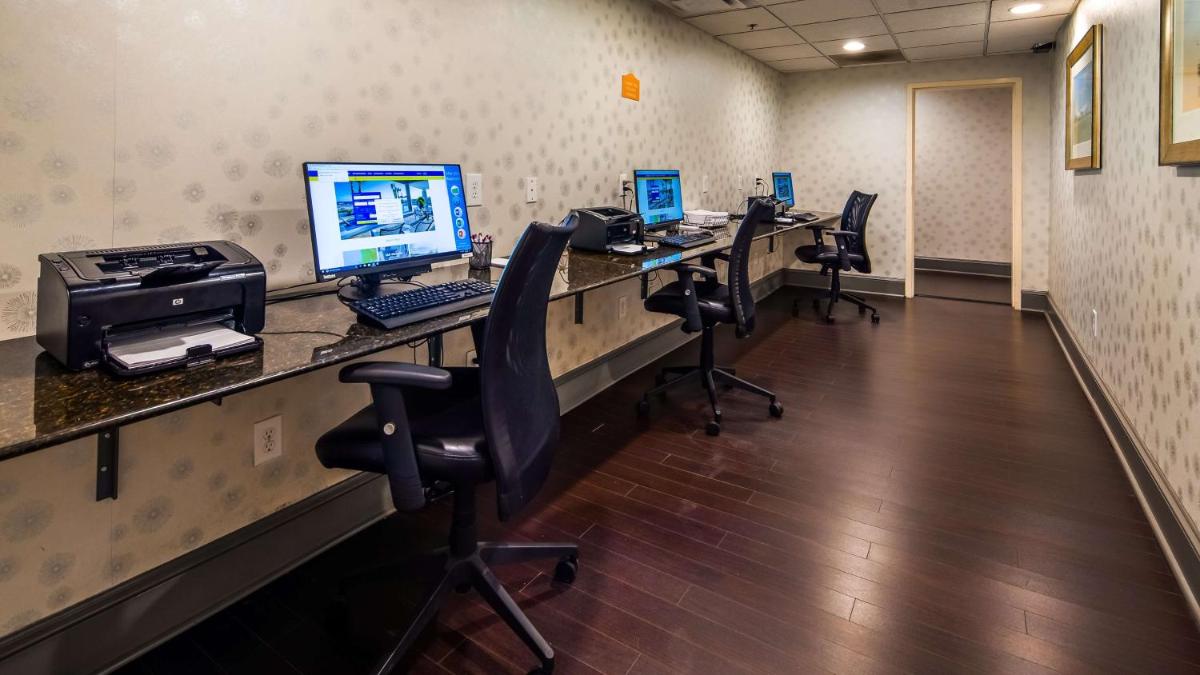 Best Western Plus Atlanta Airport East - image 5
