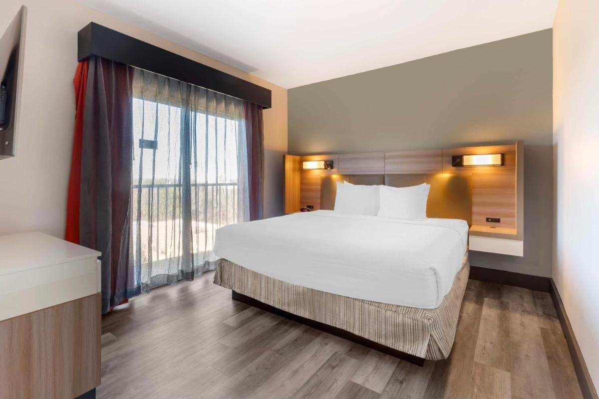 Best Western Plus Atlanta Airport East - image 7