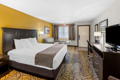 Best Western of Harbor Springs - image 13