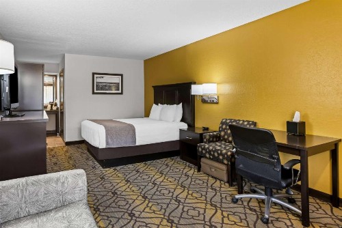 Best Western of Harbor Springs - image 21