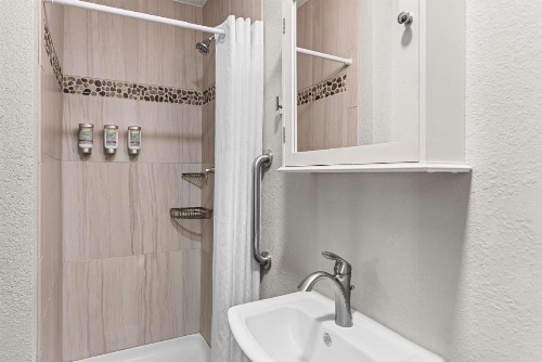 Best Western of Harbor Springs - image 24