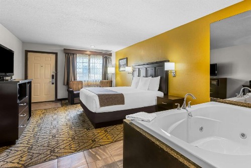 Best Western of Harbor Springs - image 29