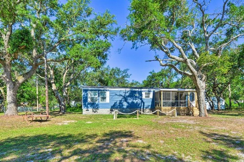 Harkers Island Hideaway Steps to Back Sound!