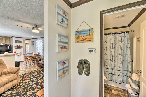 Harkers Island Hideaway Steps to Back Sound! - image 10