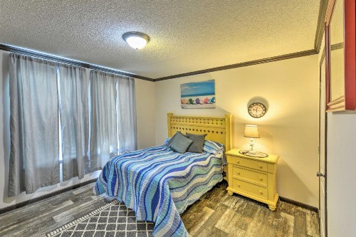 Harkers Island Hideaway Steps to Back Sound! - image 12