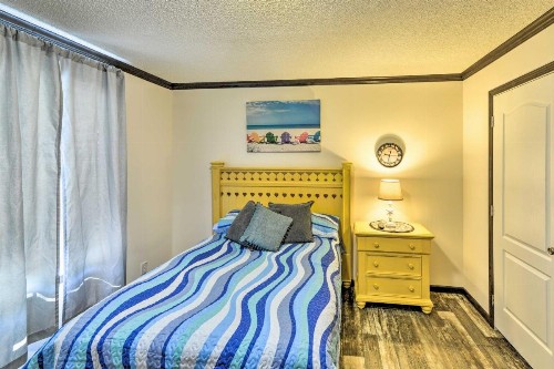 Harkers Island Hideaway Steps to Back Sound! - image 13
